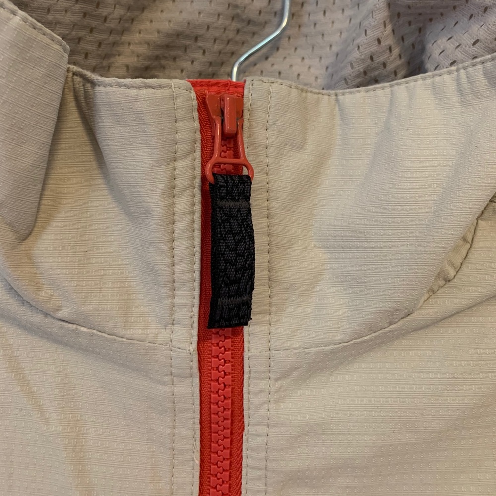 Packable Vintage Columbia Windbreaker - Women’s - Picture 4 of 9